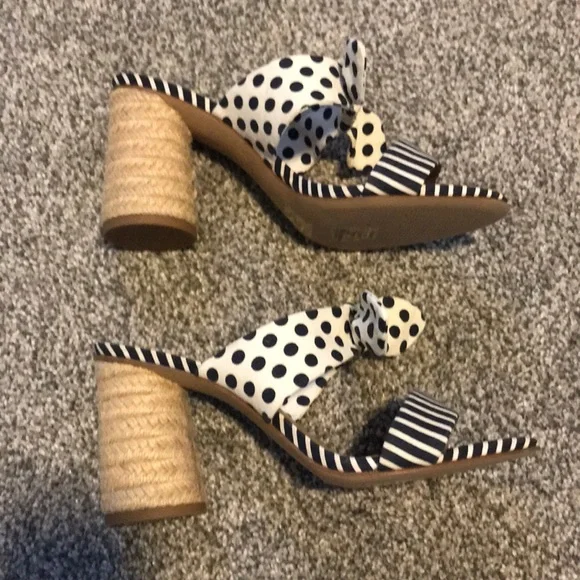 NWOT Navy and White JCrew Heels - Picture 2 of 4